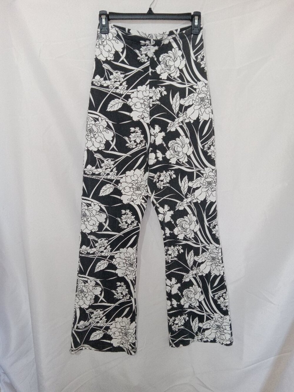 Bryn Walker Pants Womens Medium Black Floral Flare Leg Stretch Pull On Made USA